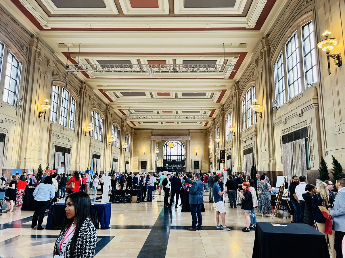 TelemundoKC's tweet photo. Great to see so many companies represented and supported at the @kcchamber @kcchamberGROW’s  Candidates’ Showcase of the 2023 Small Business Celebration 👏#CelebrateSmallBiz #NuestrosNegocios @kchedc @stranglightwell #SweetPeaches @UnionStationKC https://t.co/avmhm2xeAv