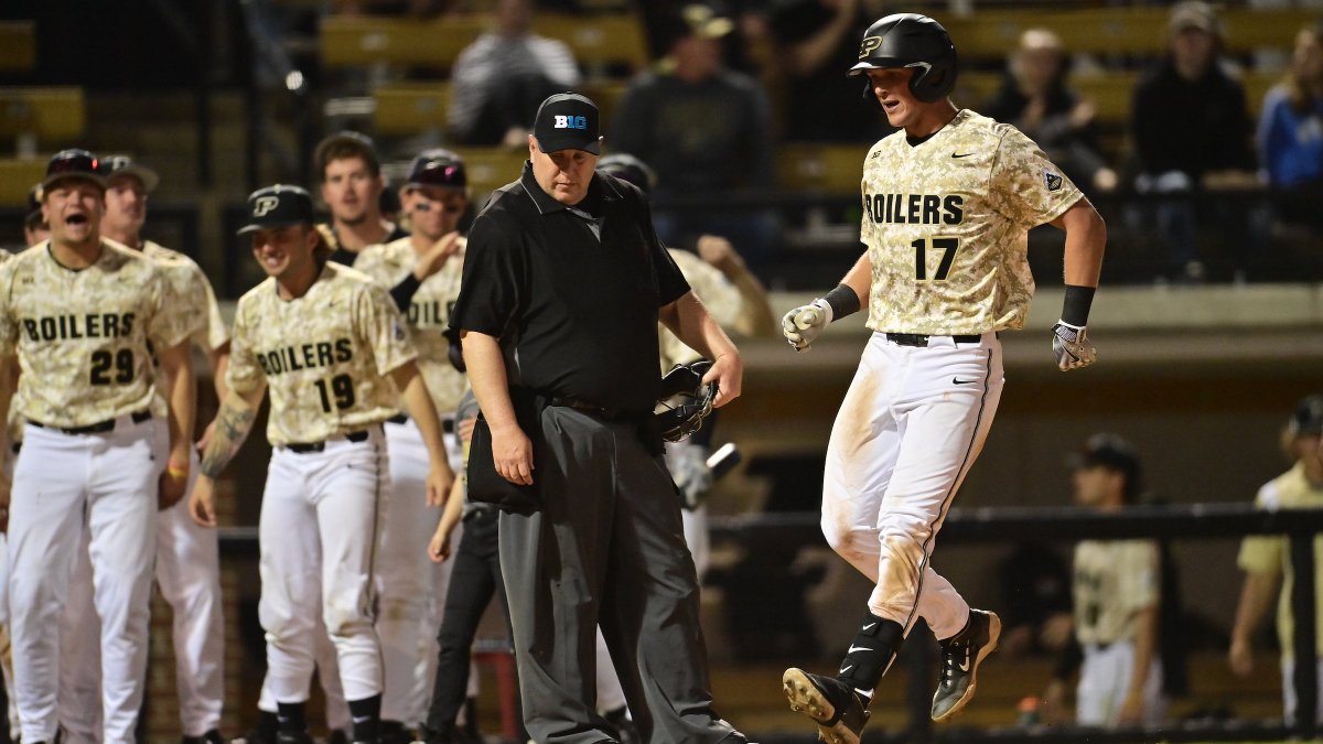 🚀 @LukasCook011 Blasted Off to LF in a Big Way again. #BoilerUp 

📏 Distance: 414 Feet
💫 Exit Velo: 101 mph
📐 Launch Angle: 28 Degrees