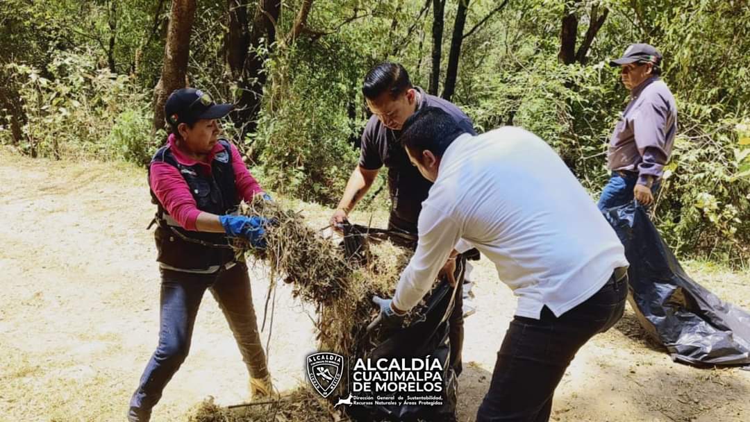 CuajimalpaDGSRN's tweet photo. La @CuajimalpaDGSRN, realizó una #Limpieza del camino de agua bendita, y #Pintaron la pequeña Capilla que fue edificada donde brota el #Manantial. Con #HechosNoPalabras trabajamos a favor de la #Conservación de nuestro patrimonio Bio cultural @AdrianRubalcava @CarlosZarzaS https://t.co/uHHn2fIDax