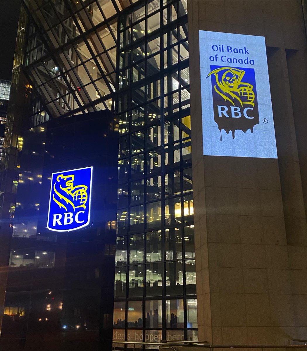 GPCvolunteers's tweet image. Hey @rbc, we’re missing you in Toronto… we even helped decorate your building in advance of tomorrow’s AGM! Too bad you had to run off to Saskatoon!! 

#OilBankofCanada #FossilBanks #Wetsuwetenstrong #KillTheDrill