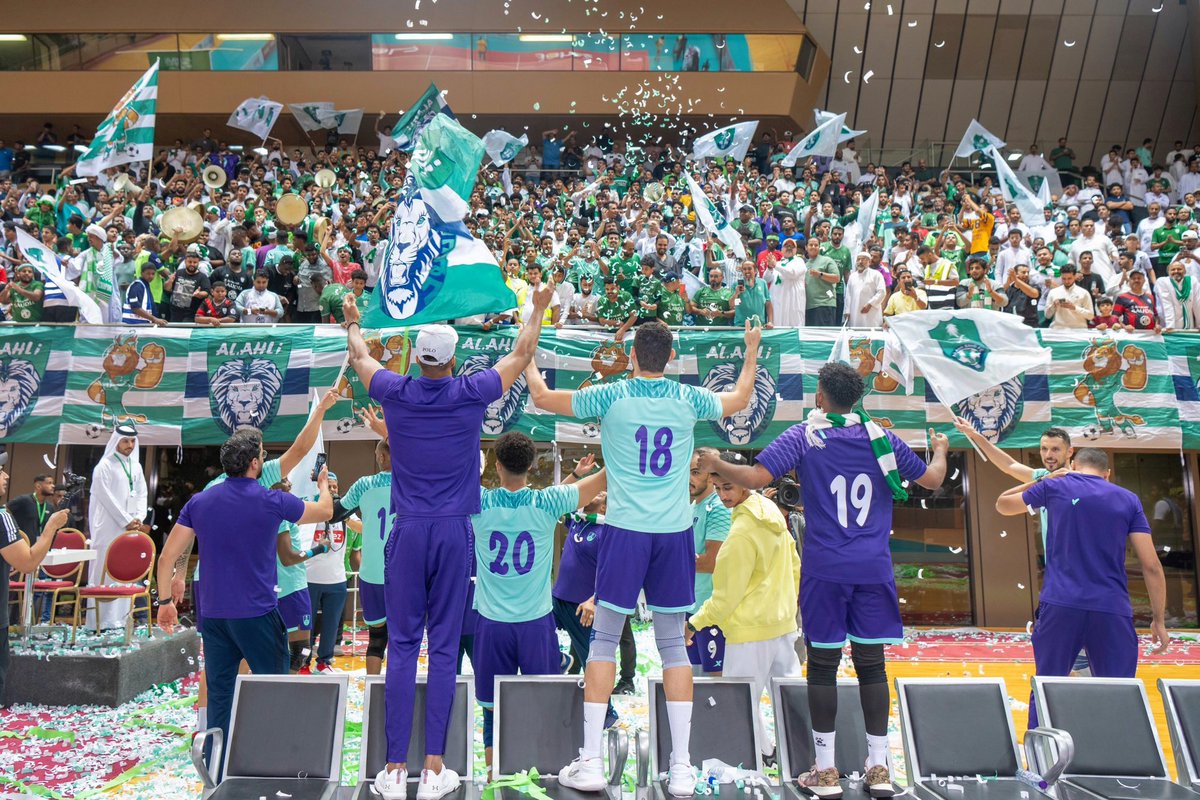 Baka17_92's tweet photo. الف مبروك يا جمهور الملكي الغالي 💚
ابطال الدوري 🏆🥇
ابطال الكأس 🏆 🥇
ابطال الألعاب السعودية 🏆🥇
موسم إستثنائي  💪🏻💪🏻

وما توفيقي إلا بالله 🙏🏻
الحمدلله 🙏🏻
الحمدلله 🙏🏻
الحمدلله 🙏🏻 https://t.co/M6pcS00qKO