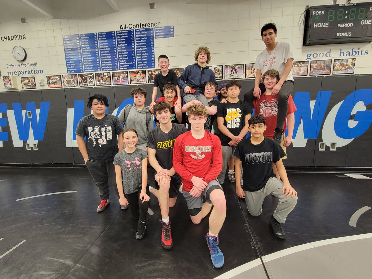 2RiversWrestle's tweet photo. Great crew tonight at Freestyle practice at Eastview.  Getting better in the "off-season"! 👍💪 https://t.co/eQcwwwLg6l