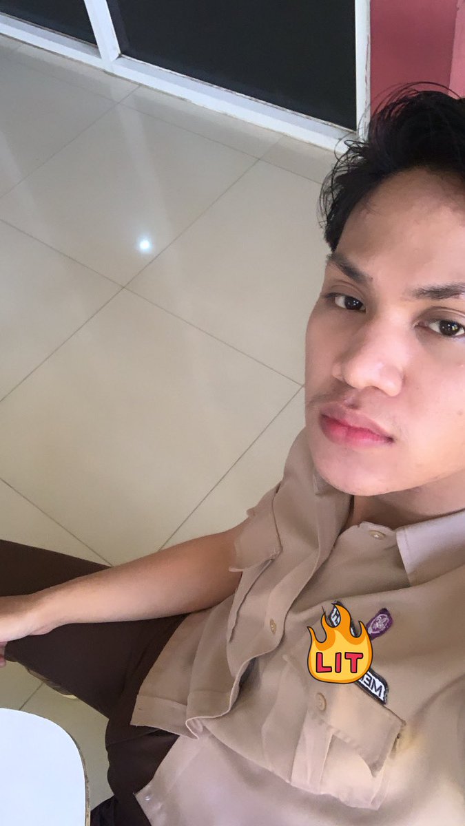 nierssky's tweet photo. "aku kelas dulu ya sayang" https://t.co/sXBsR9BK9s