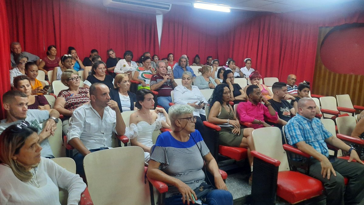 Este 4 de Abril, la <a href="/SaludDPinar/">Dirección General de Salud_Pinar Del Río</a> celebró el aniversario 61 de la <a href="/UJCdeCuba/">UJC de Cuba</a>, nuestros muchachos presente en los más importantes sucesos de la vida política, económica y cultural de #Cuba 🇨🇺
La juventud pinareña y su fuerza invaden cada espacio #PinardelRío #UnaMejorJuventud
