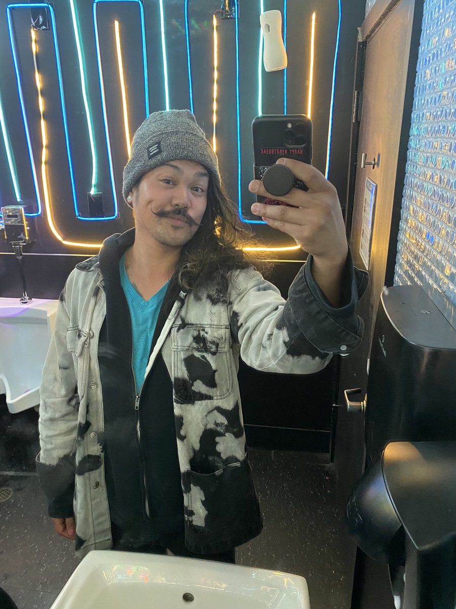CraigSuede's tweet photo. I’ve been ignoring Twitter but maybe it’s time to start using this platform again for all my untethered thoughts 🤷🏼‍♀️ haha fuck it https://t.co/9iIkuazK8W