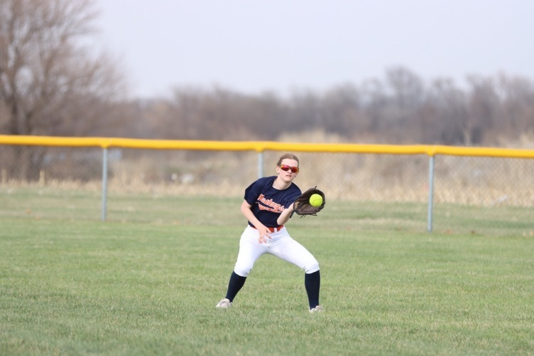 DoniphanW's tweet photo. HS JV Softball vs Jackson Heights (4/4/23)

Game 1: (L) 8-9
Game 2: (W) 8-2 

#MustangPride https://t.co/mKoigKjyTS