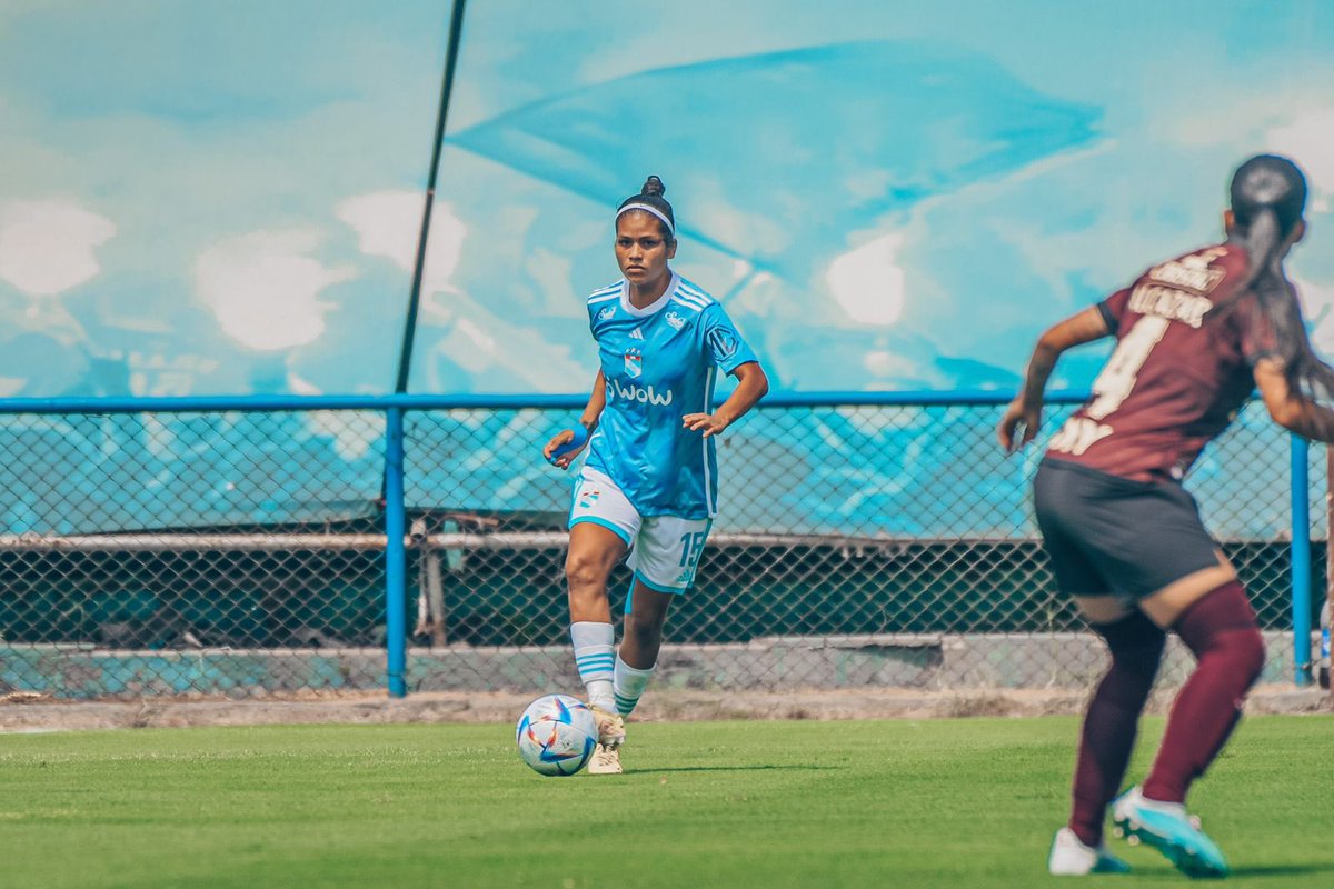 EvenPolocena's tweet photo. Muchas gracias a la hinchada celeste  a todas esas personas que nos acompañaron con su aliento y apoyo hasta el último minuto. 

FUERZA CRISTAL💪🏼💙

•
•
•
@SCfemenino 
#ligafemenina #fuerzacristal #debut #dios #familiaceleste #scfemina https://t.co/nfLgngGtVs