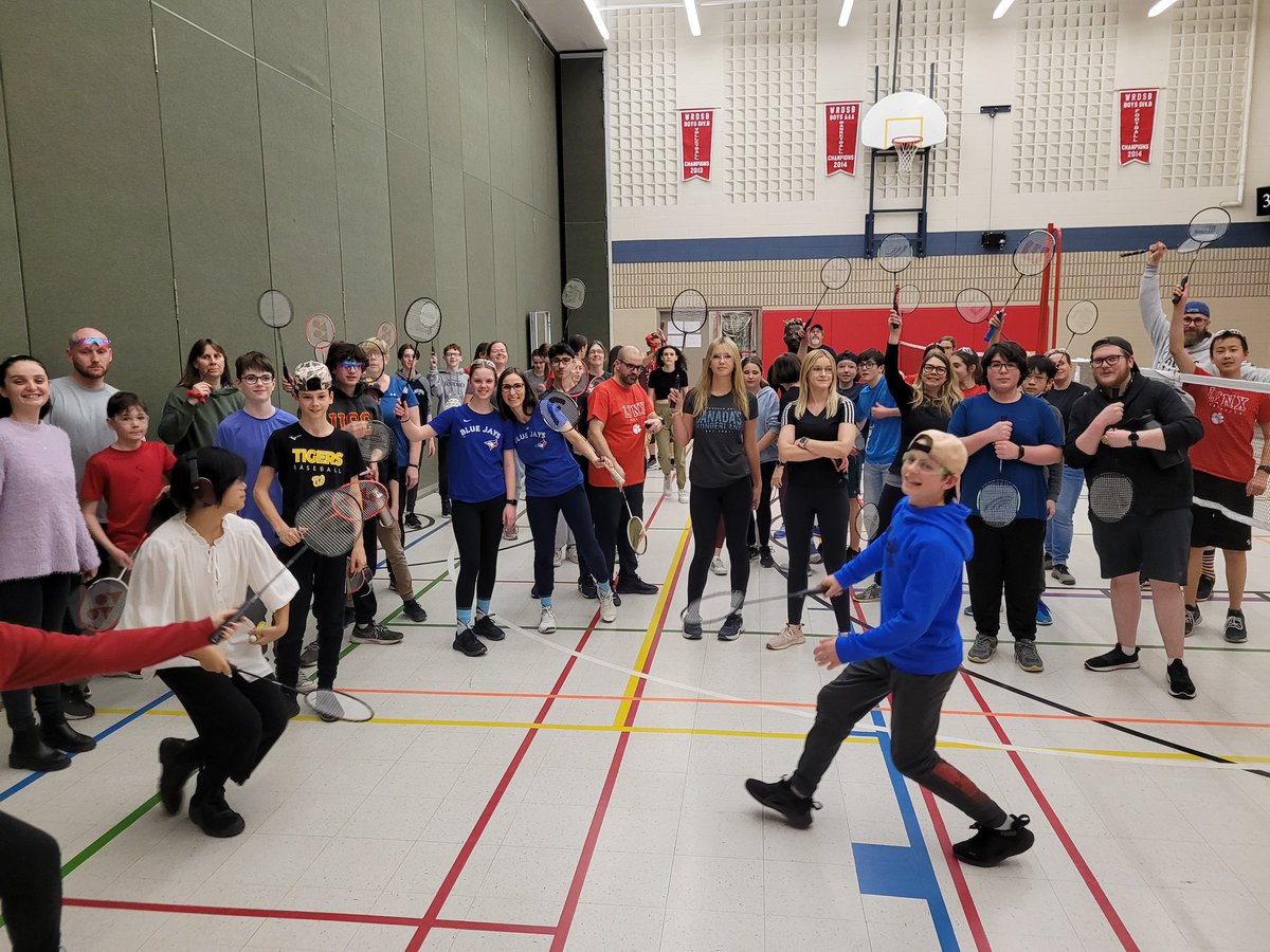MrLaythorpe's tweet photo. It was a fantastic turnout for our grade 8 staff/student Badminton tournament today after school. https://t.co/jIpS5Wrtqg