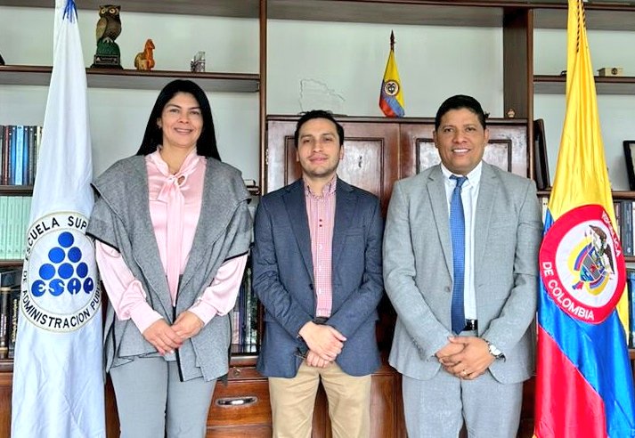 MalamboAlcaldia's tweet photo. Alcalde @rumeniggemonsal solicitó a @ESAPOficial aprobar #especializaciones para #Malambo

Durante su visita a Bogotá, el mandatario propuso que el estudiante pague el 40% del valor del postgrado y el otro 60% sea cubierto entre la Administración y la Institución Universitaria. https://t.co/TuYd0PoBgY