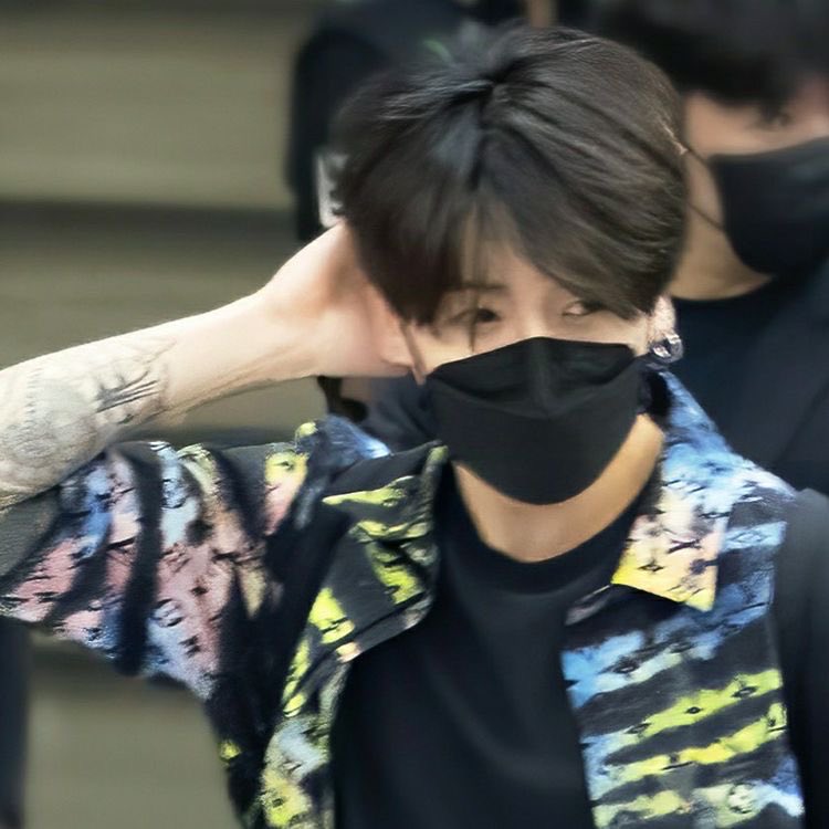 itsjhobie's tweet photo. #jikookau 📸

onde park jimin troca farpas diariamente com uma conta no twitter sem saber que, por trás dela, está seu maior ídolo jeon jungkook https://t.co/kjjQCwP7D7