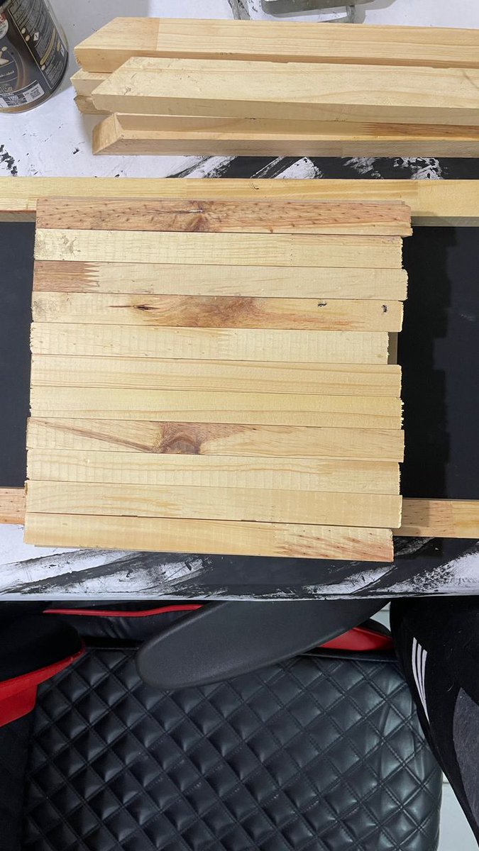 Ivantllzd's tweet photo. Al webon de corte de @Homecenter_co te mamaste eran a 30cms no a 29.5 ni 29.3 ni 29.8. 55 piezas y ni una mide lo mismo entre si 😭😭 y si visualmente pareciera que si, pues si empatas con la otra hasta el ángulo le valió v.... https://t.co/DNnUUewWzA