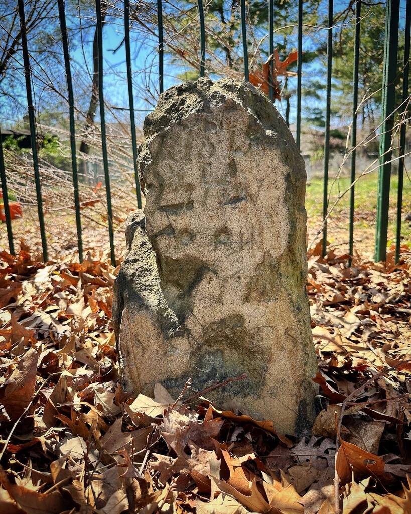 DC Boundary Stone SW7 instagr.am/p/CqorGiFJmbi/