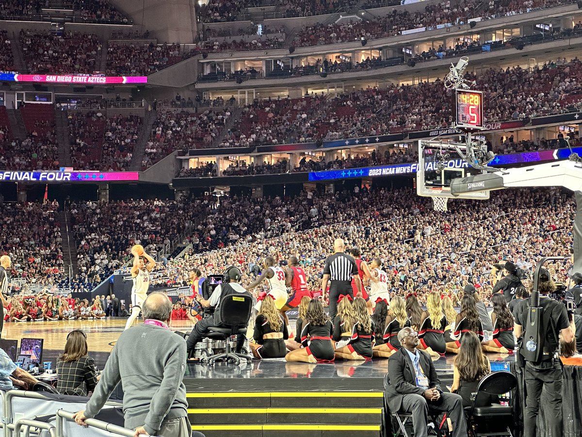 Mike Huynh (@mikehhuynh) on Twitter photo From downtown rooftops to NRG Stadium on game days, the Houston FirstNet team was working hard to keep our First Responders connected and operational during the Final Four . Proud to be part of the team dedicated to supporting public safety! <a href="/FirstNet/">FirstNet, Built with AT&T</a> #publicsafety #FinalFour2023 From downtown rooftops to NRG Stadium on game days, the Houston FirstNet team was working hard to keep our First Responders connected and operational during the Final Four . Proud to be part of the team dedicated to supporting public safety! <a href="/FirstNet/">FirstNet, Built with AT&T</a> #publicsafety #FinalFour2023