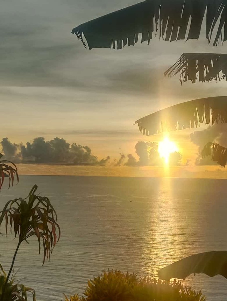 Vee202394's tweet photo. 🌄 #LihirIsland #PNG #TropicalIsland #Paradise https://t.co/OIw8ON3ine