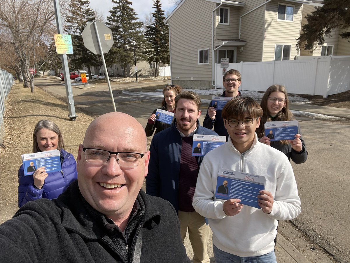 Another fantastic day at the doors in Brookwood in #sprucegrove and the silverstone neighborhood in Stony! Great responses with almost a thousand doors reached! Looking forward to another long and productive day tomorrow meeting a ton of residents!  #ableg