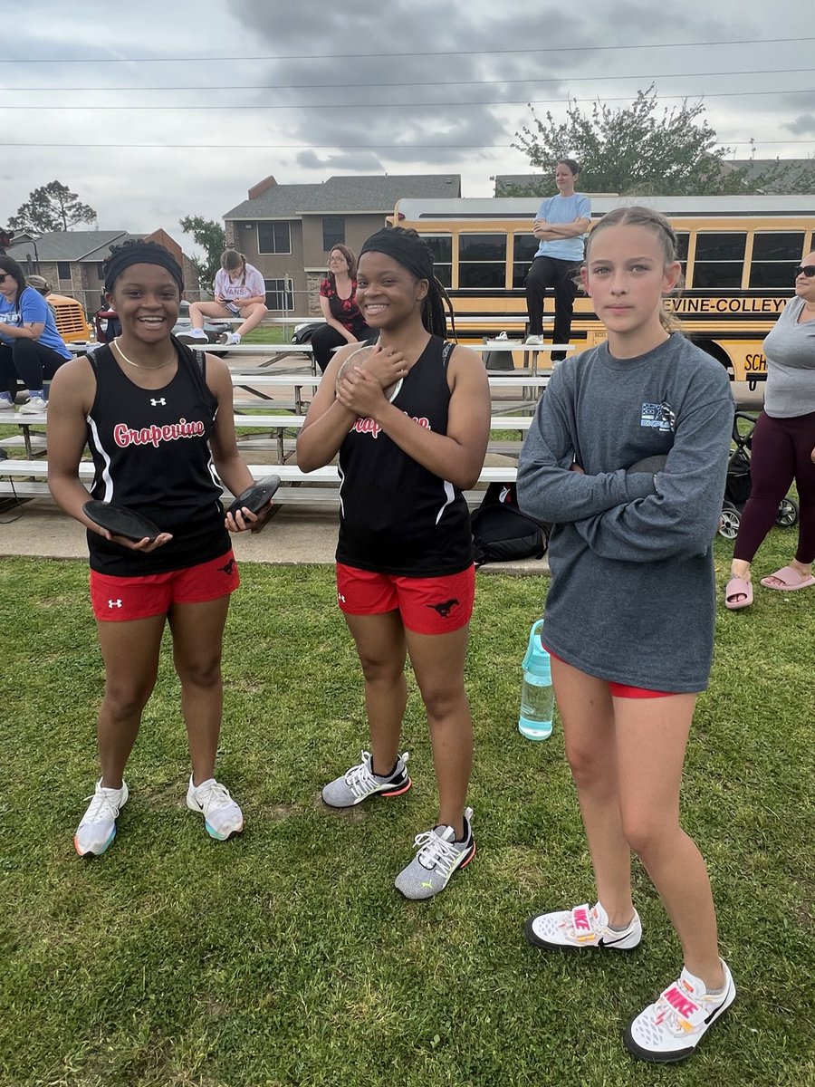 The girls 8th grade discus brought in some point again!! Placing 3rd, 4th, and 5th in the zone meet! Coach Henderson is so proud of you 3! Great season ladies!! <a href="/GMSgirlsath/">GMS Girls Athletics</a> <a href="/GMSgirlsath/">GMS Girls Athletics</a> <a href="/MrsA_GCISD/">Mandy Alexander</a>