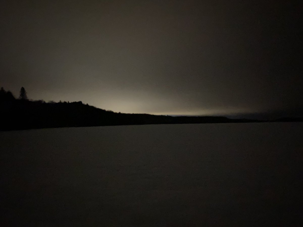 Night skiing 
(deserves a quiet night 🎵)  ;) 
Rain tonight… so does this mean it’s the last ski?? #GetOutThere