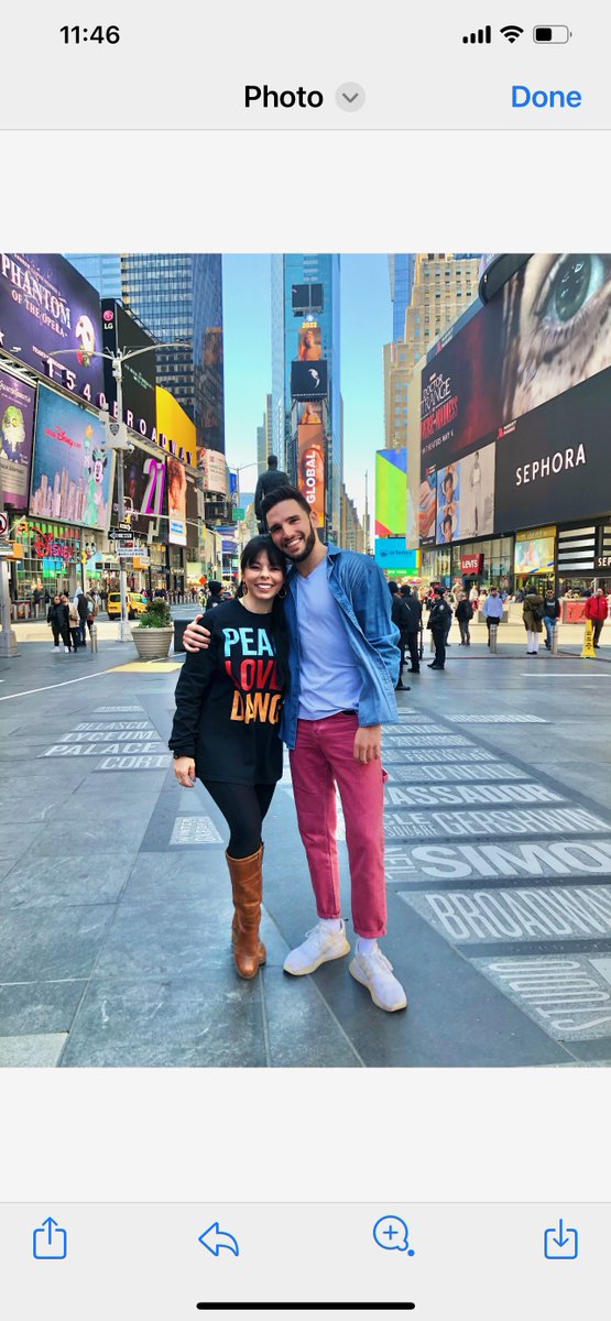 ❤️🖤❤️🖤

SO MUCH DMO-LOVE IN THIS PIC 🤩 

#timessquare #broadwayworld #bebroadwayready #bepilotseasonprepared #wheretheprosgo #dancemolinari #dmo