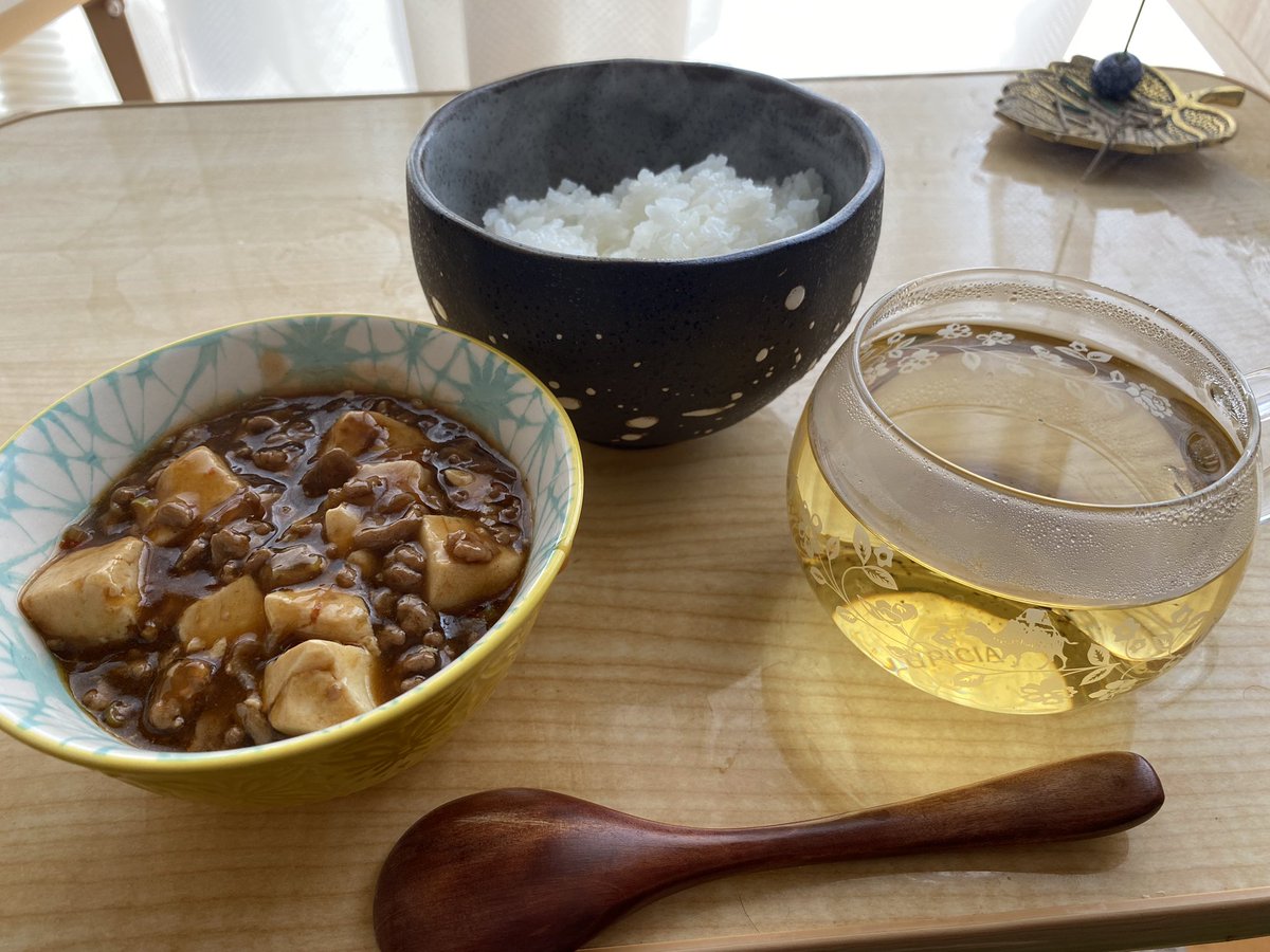 itsukish's tweet photo. 早いお昼、麻婆辛い https://t.co/koaGUwOzD6