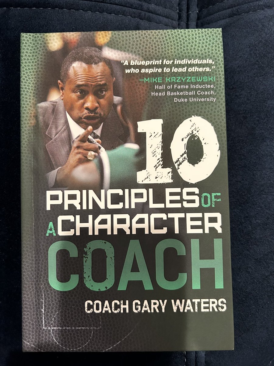 WieseJeff's tweet photo. 1st ran across Coach Waters on @ChampProduction Open Practice. But more impressed meeting the Hall of Fame Coach, and his book is a must read. ‘Coaching is a gift given to those who can touch lives in a positive manner.’-Gary Waters #CharacterCoach https://t.co/VCrndzezPv