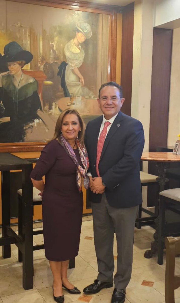 Nos reunimos con Gobernadora del Estado de Tlaxcala <a href="/LorenaCuellar/">Lorena Cuéllar</a> a quien presentamos los ejes rectores del plan de trabajo de <a href="/canacarmexico/">CANACAR</a> Acordamos contribuir juntos para mejorar el Autotransporte de Carga en #Tlaxcala