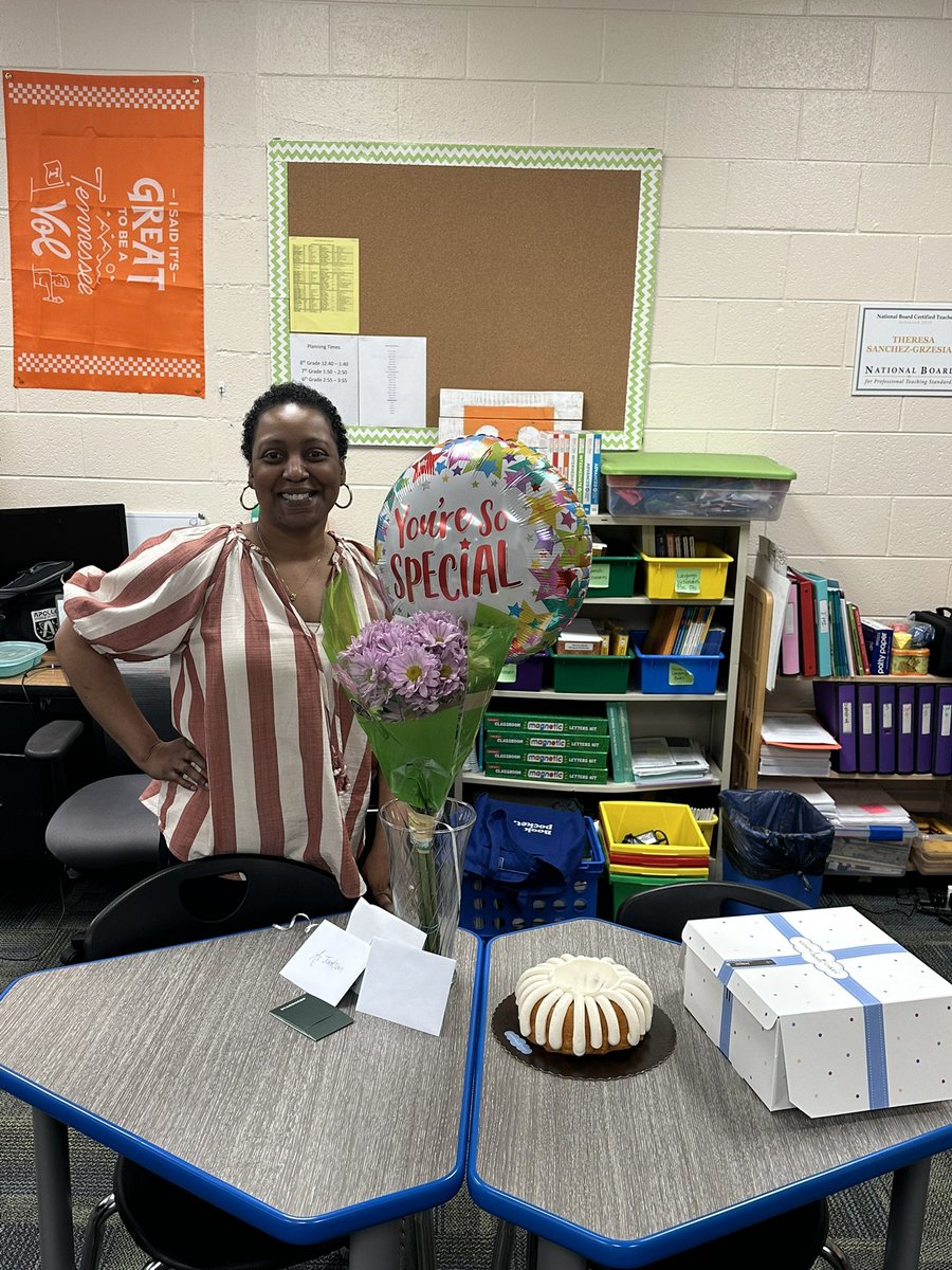 Coach_VThomas's tweet photo. They wear so many more hats than librarians and we’re so excited to celebrate our librarian Mrs. Jackson &amp; librarian assistant Mr.McClain for all they do to keep @AntiochMSBears running smoothly!💙💛🐻 https://t.co/MbnoOwZixj