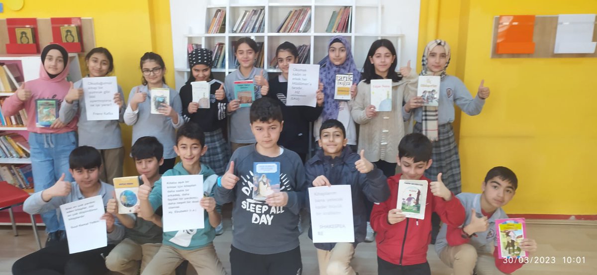 SehitKosan's tweet photo. KÜTÜPHANE HAFTASI
Söyleşiler✔
Okumalar✔
Pano Çalışmaları ✔
Daha neler neler👏
Türkçe öğretmenlerimizi ve öğrencilerimize bu renkli hafta için teşekkürler 👏
@bingolmem https://t.co/DsAAYWQnwo
