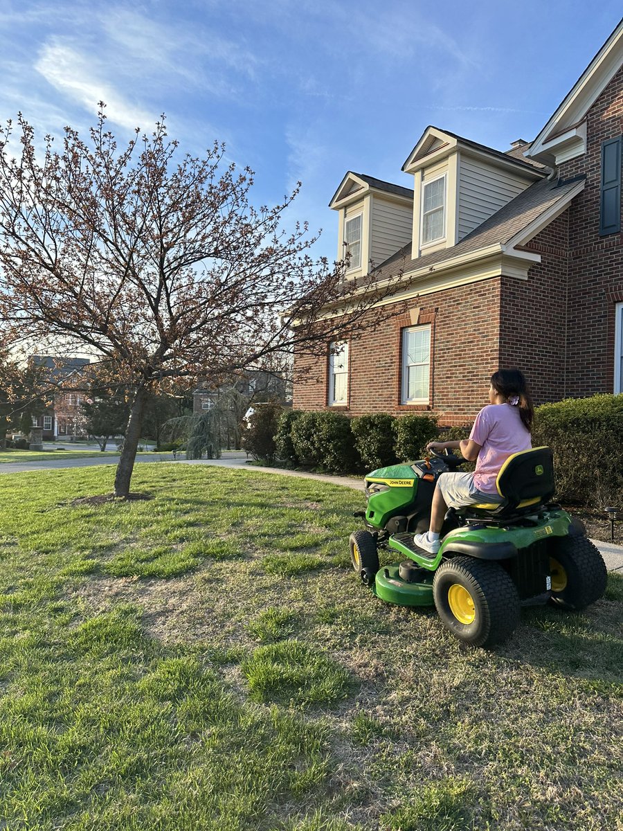 acts241's tweet image. #JohnDeere S130 #mower #tractor