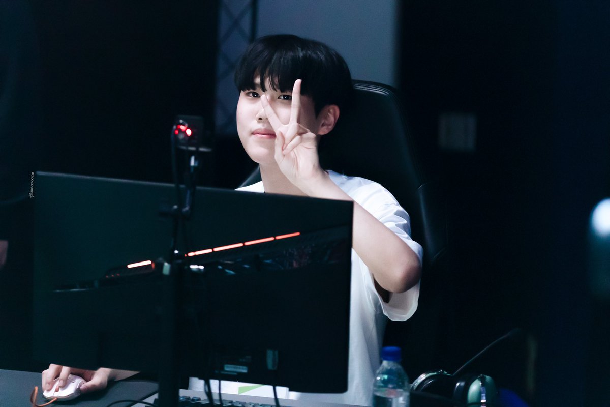 oooooonng_pic's tweet photo. 오버워치 컨텐더스 코리아 스프링 시리즈 DAY1

#AE #AnElite #DAEGUN #대건 https://t.co/Mco7wO5PS0
