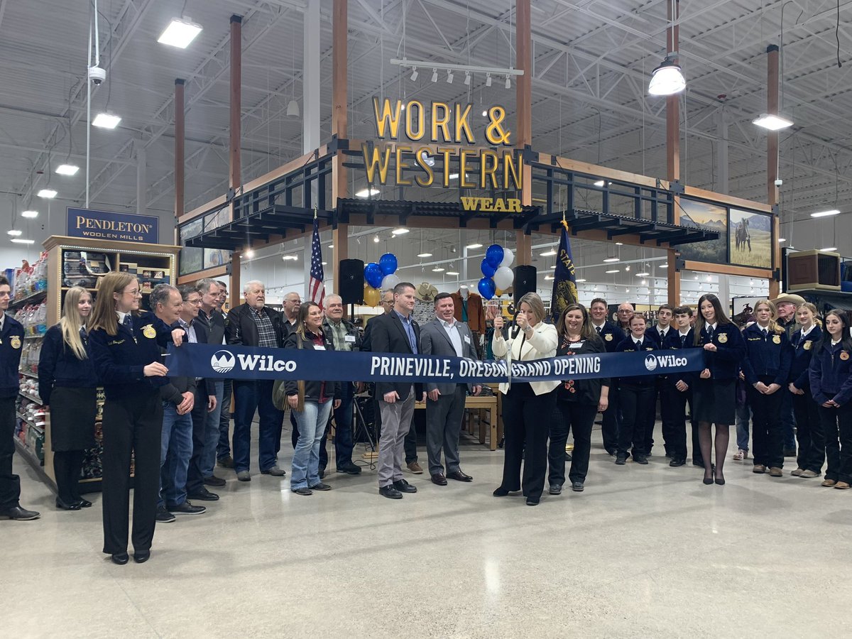 WilcoStores's tweet photo. After the ribbon cutting last night the new Prineville, OR store is open today.  Our thanks to all the amazing partners who brought this project to life.  What an amazing team and community. https://t.co/jEz9pOtnHH