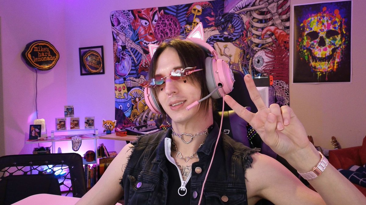 Going live now! Playing more #wartales cuz I'm really obsessed with the new updates ! If you like strategy and turn based combat... I'll save you a seat!
