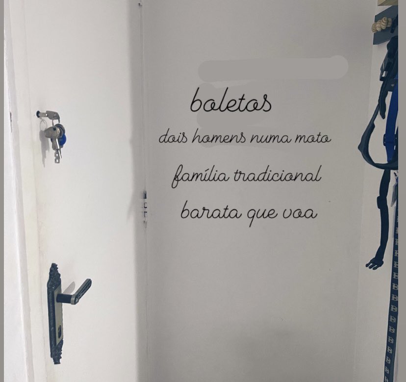 haverafesta's tweet photo. @lisdexanfetabia que coisa mais linda 🥹🤏🏻 desculpa mas eu tive que pegar a ideia e fazer a minha parede https://t.co/de4QZL3iuO