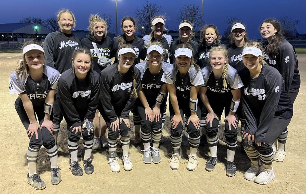 Mustang_SB's tweet photo. Senior Kinley Ebert is front and center
Wishing her all kinds of luck &amp; well wishes tomorrow. We 🤍 you #21. https://t.co/hX7NLhEMPK