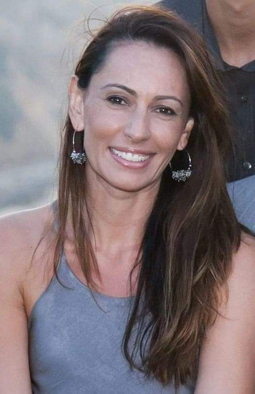 SenaVnia's tweet photo. JORNALISTA QUE MERECE O NOSSO RESPEITO. SE VOCÊ CONCORDA, SENTA O DEDO NO LIKE.  A HOMENAGEM É PARA ANA PAULA HENKEL!🙏🏻🙌🏻👏🏻🇧🇷 https://t.co/dmeqSS7VEc