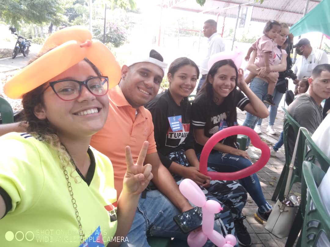 BloqCentroOccid's tweet photo. Vocera de la Juventud Rebelde del Edo. @MrtLara2, Emily Ereu, dijo presente junto a la juventud municipal de @MrtPalavecino en el Congreso Juventud Venezuela, donde en intercambio de saberes y experiencias aportaron sus propuestas en las mesas de trabajo.

#SemanaMayorEnAmor https://t.co/sxwkVma9hI