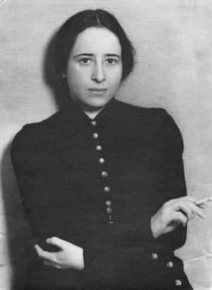 JRCTaxGuy's tweet photo. "One of the greatest advantages of totalitarian elites is to turn any statement of fact into a question of motive." — Hannah Arendt #quotes #LibertyTwitter #FreeSpeech #WokeAgenda https://t.co/hjRHk7NmCC