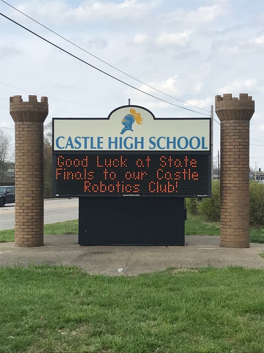 Castle6498's tweet photo. Thanks @CastleHSKnights for your continued support! #FINFAM #omgrobots #morethanrobots #castlerobotics #castleknights #CHARGEDUP #FIRSTENERGIZE @FRCTeams @FIRSTINRobotics https://t.co/EfNJCxyQfJ
