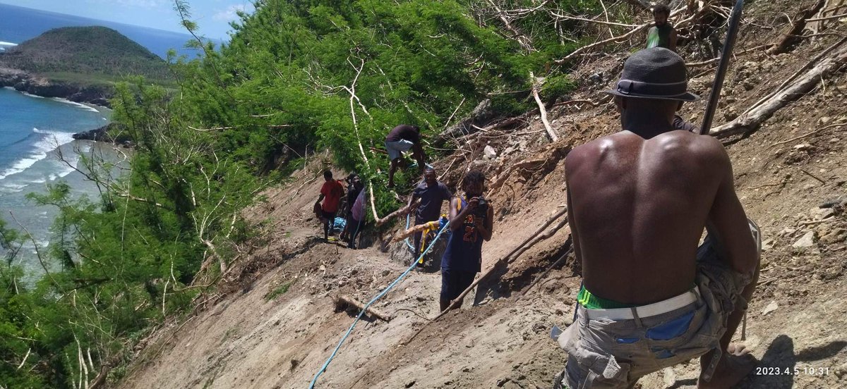 MNatapei_Obed's tweet photo. Earthworks at Tafuna,Futuna 🇻🇺. Cutting footpath for students access to school.
📷Isso Nihmei 
#LocalEngineers 
#CommunityLife
#ManPower 
#Ownership #CommunityLeadership https://t.co/ubRJlcetPM