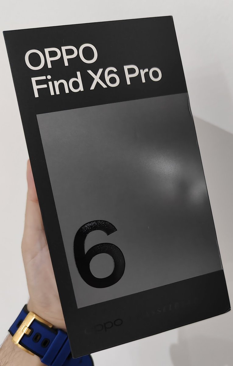 OnlyTechAE's tweet image. Like what @FlossyCarter said late but still great, finally got my new #OPPOFindX6Pro what you think @TheGalox_ , @emkwan looking forward to test it out 😀 #OPPO #Findx6pro #OPPOLevelUp @oppo @OPPOArabia  @Antonio_Luis @AnxiousHolly @GadgetsSpec @ShishirShelke1