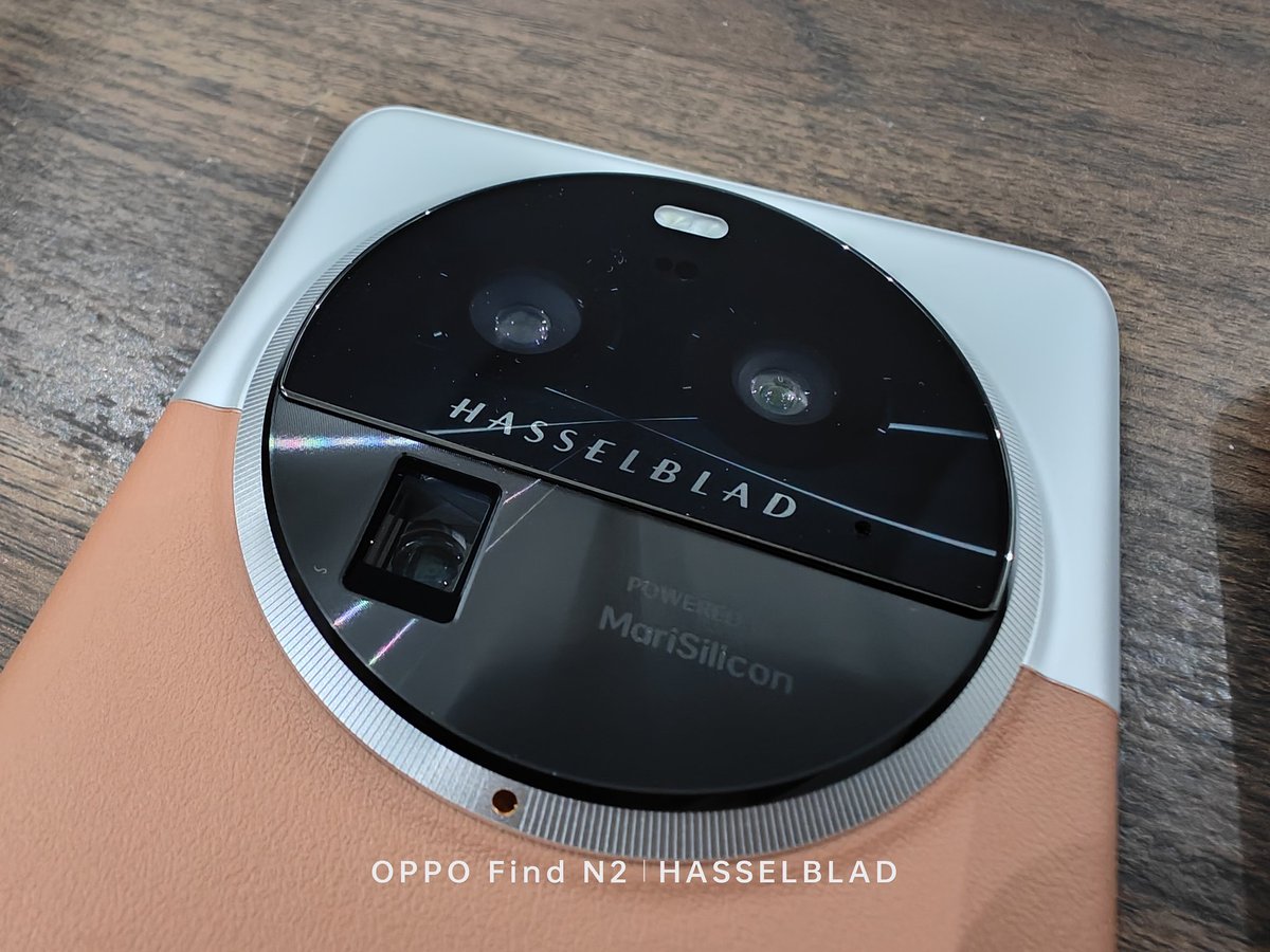 OnlyTechAE's tweet image. Like what @FlossyCarter said late but still great, finally got my new #OPPOFindX6Pro what you think @TheGalox_ , @emkwan looking forward to test it out 😀 #OPPO #Findx6pro #OPPOLevelUp @oppo @OPPOArabia  @Antonio_Luis @AnxiousHolly @GadgetsSpec @ShishirShelke1