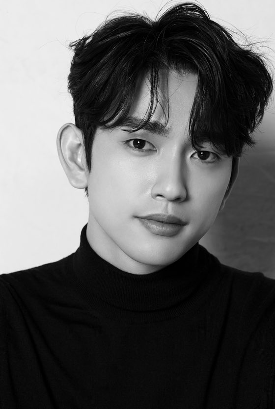 [ 🫡 ] Jinyoung, 8 Mayıs’ta askere gidiyor. Eğitim birliğini tamamladıktan sonra aktif asker olarak görev alacak. 🥹🥹🥹 #Jinyoung #진영 #박진영 @JINYOUNG #GOT7 #갓세븐 @GOT7