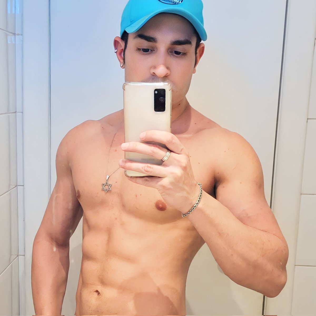 GFWender's tweet image. #NewProfilePic