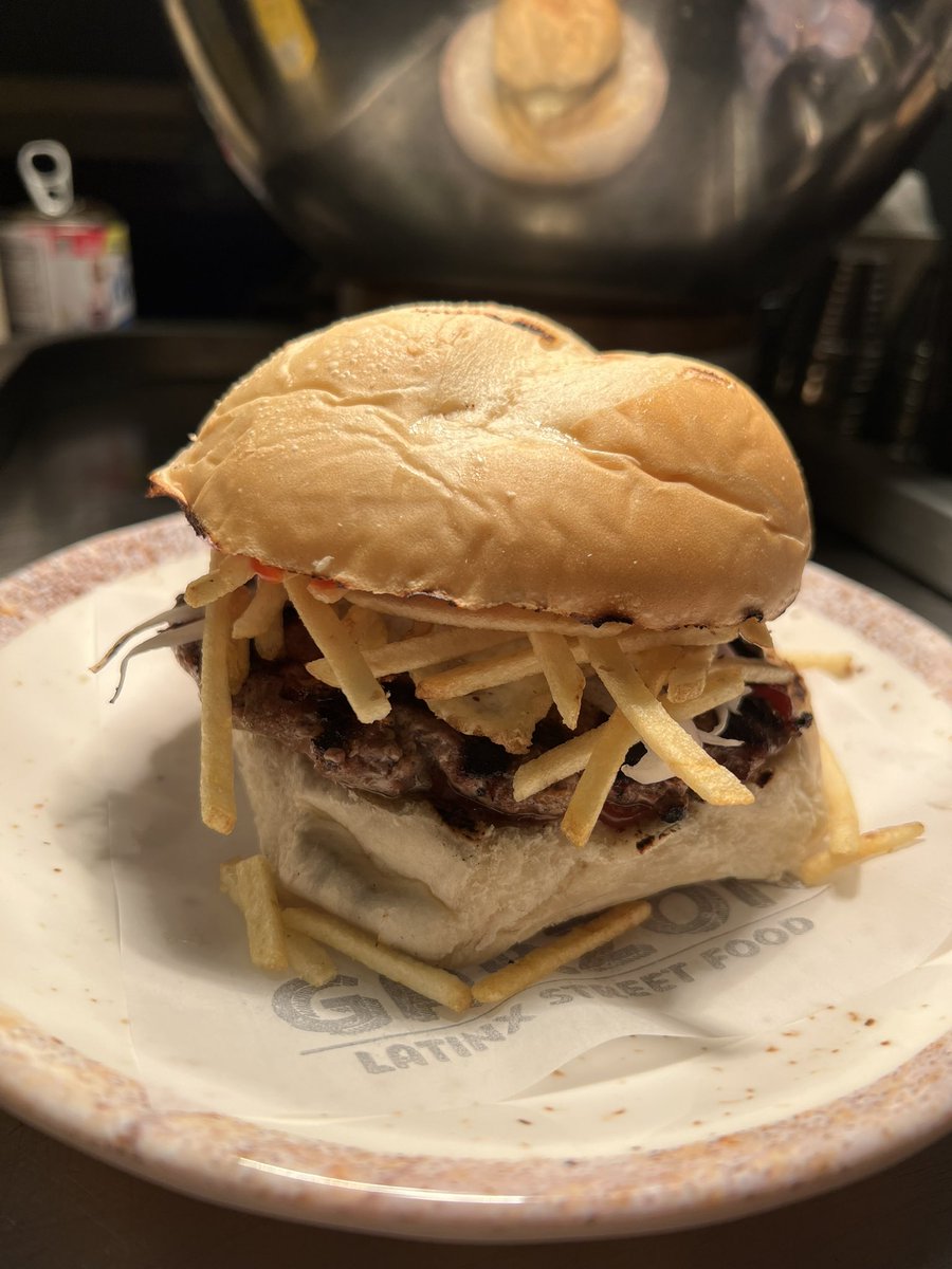holajosegarzon's tweet photo. Una FRITA CUBANA 🍔 https://t.co/hPnboxItLE