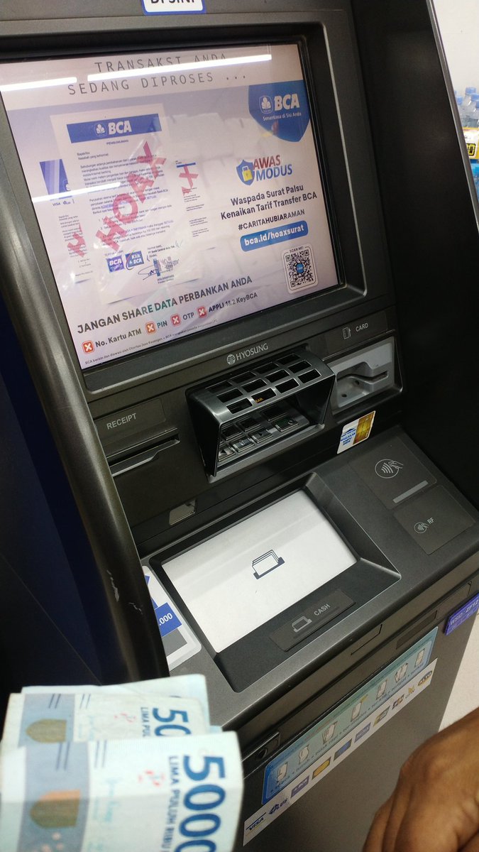 Masih belum kelar aja urusan mbanking <a href="/HaloBCA/">Halo BCA</a> masa harus ke bank juga ya biar cepet kelar. Padahal LG banyak kerjaan yg ga bisa ditinggal..