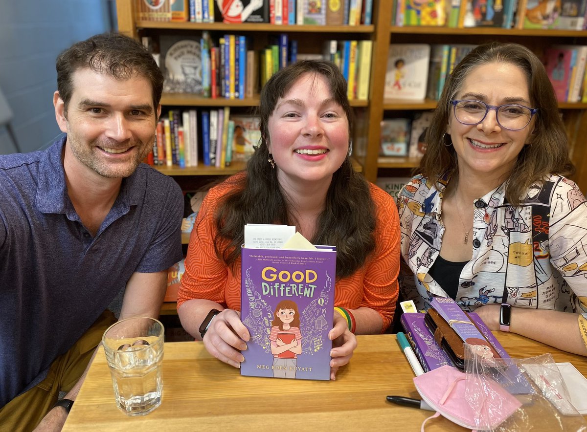 Thrilled to meet @ConfusedNarwhal and Laura Shovan in person at @PoliticsProse this evening. Extra special to be there on the birthday of #GoodDifferent!
Thanks for a great event!