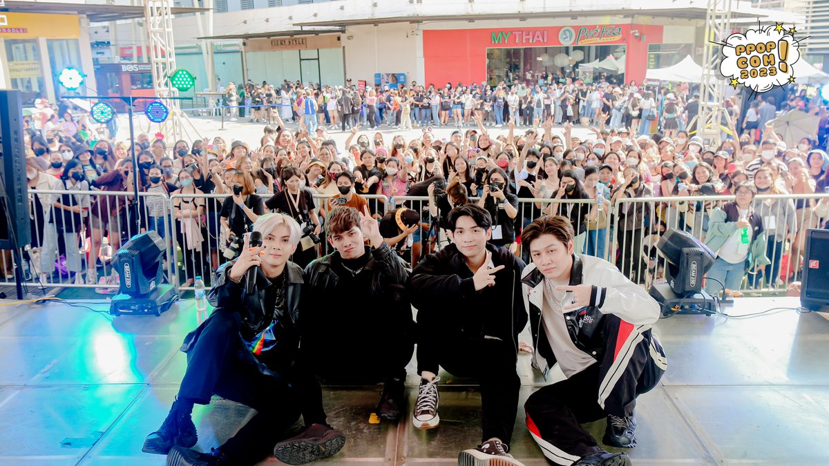 Bees! 'Wag mag alala, dadalhin namin sa inyo ang alapaap, Hakuna Matata! 💛

Check out our YouTube channel to watch <a href="/HYV_Official/">HYV OFFICIAL</a>'s ALAWKULAY #PPOPCOM2023 performance!

🔗:youtu.be/tmulBOynssg

#HYV #PPOPRISE