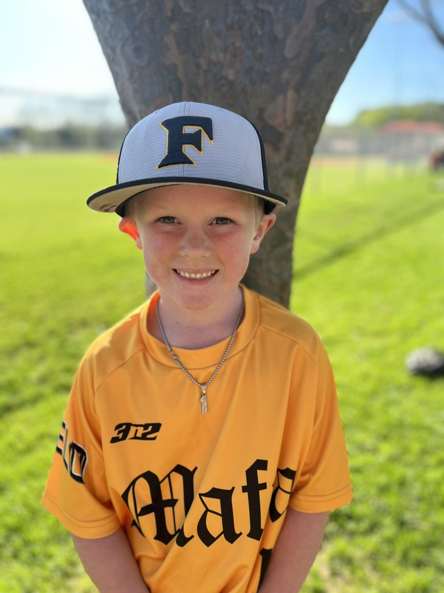 5star7uvelo's tweet photo. 💥PLAYER SPOTLIGHT!💥
#1 Reid Townsend
My favorites:
-team: Ole Miss
-ballpark food: Pizza &amp; Icees 
-color: Blue
-player: Bryce Harper
-position: 1st
-thing to do: Practice baseball with my dad
-Interesting fact: I got a skull fracture when I was 5 from falling off a porch swing. https://t.co/eVl4Dz6xXV