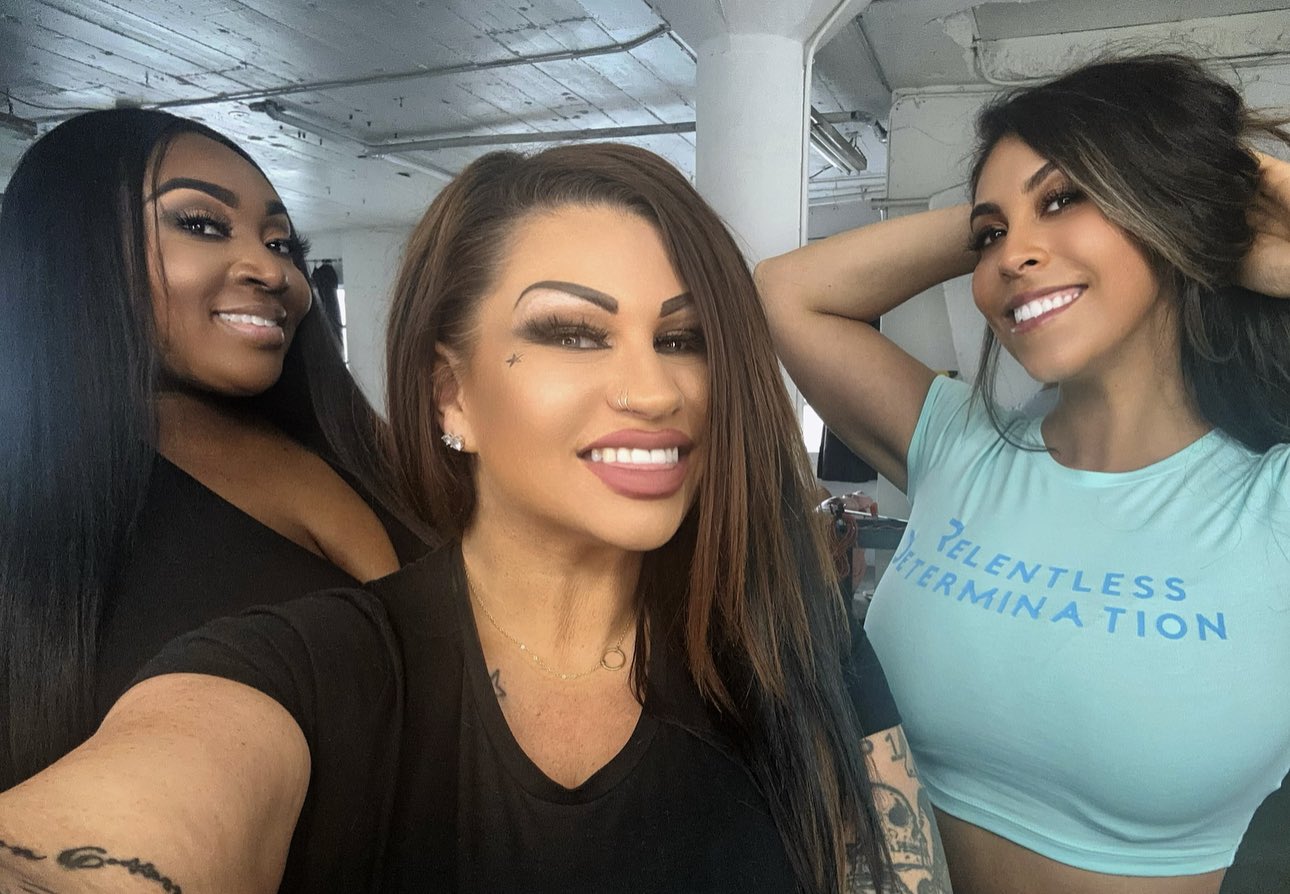 TW Pornstars - The Sam MACK. Twitter. We three queens!. 2:50 AM - 5 Apr