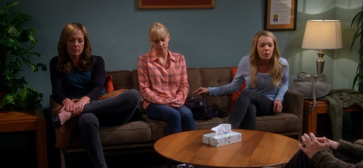 justanoutlawfic's tweet photo. The acting in this scene, though. The minute Violet starts talking about her dad and how her mom "drove him away", you see Bonnie is physically uncomfortable and trying to hold it back...but as soon as Violet goes too far, something snaps. #MomCBS https://t.co/t4hpQ7fV1H
