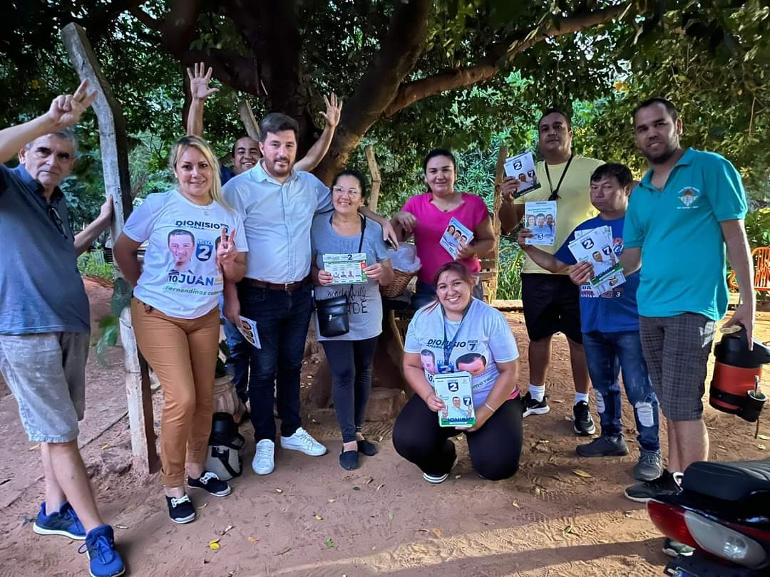 OviedoFidel's tweet photo. "Sigo sin descanso, continuamos por la Ciudad de Ñemby." expresó Juan Núñez, Candidato a Diputado de Central #Lista2 #Opcion10 . Agradeció el acompañamiento del Concejal Hugo Ayala y su equipo de trabajo https://t.co/DNK619MCKh